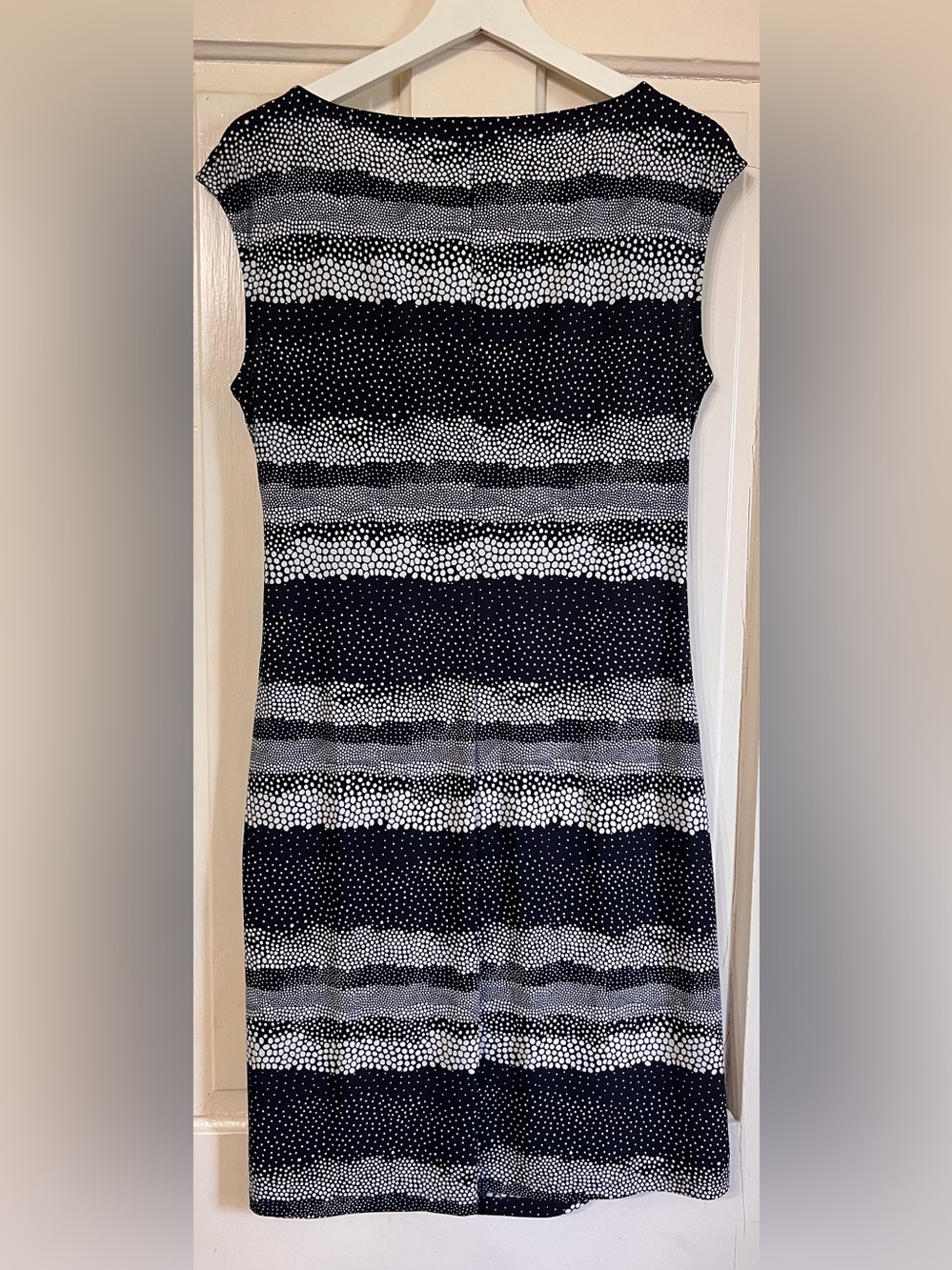 Chaps Black and White Sleeveless Midi Sheath Dress
